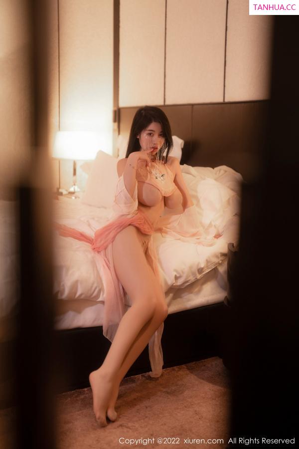 美七Mia  [XiuRen]高清写真图 2022.12.14 No.5994 美七Mia 美臀布兜第2张图片